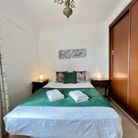 Vintage With Pool By Homing Apartment