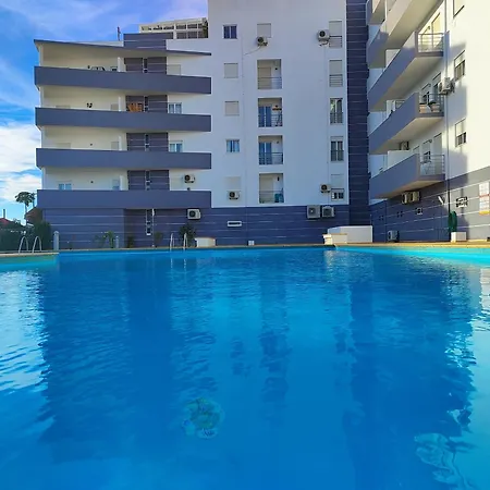 Vintage With Pool By Homing Apartment